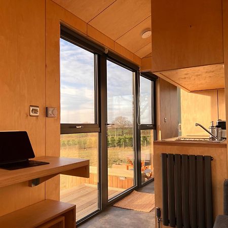Beautiful Cabins In Herefordshire Countryside Exterior foto