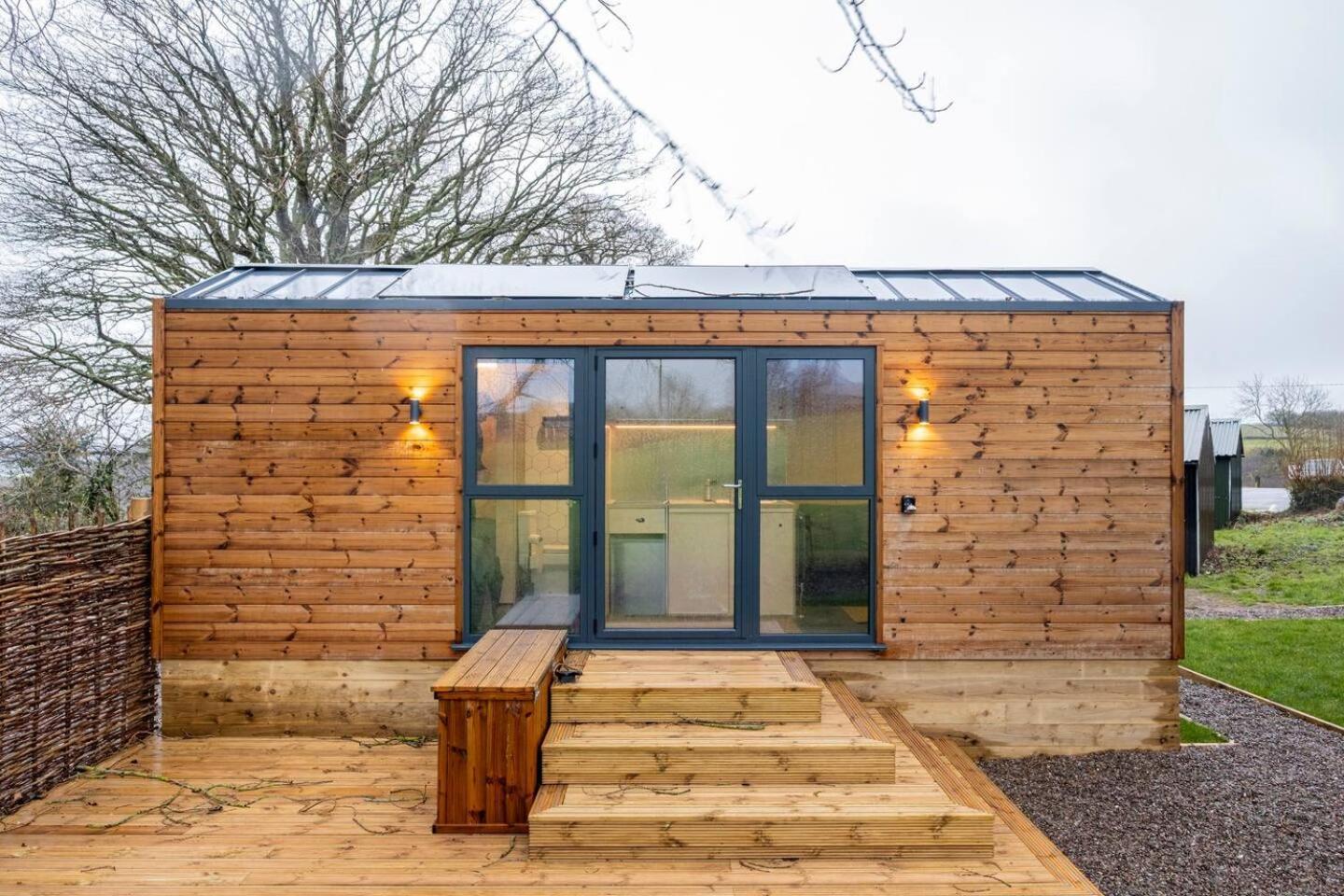 Beautiful Cabins In Herefordshire Countryside Exterior foto