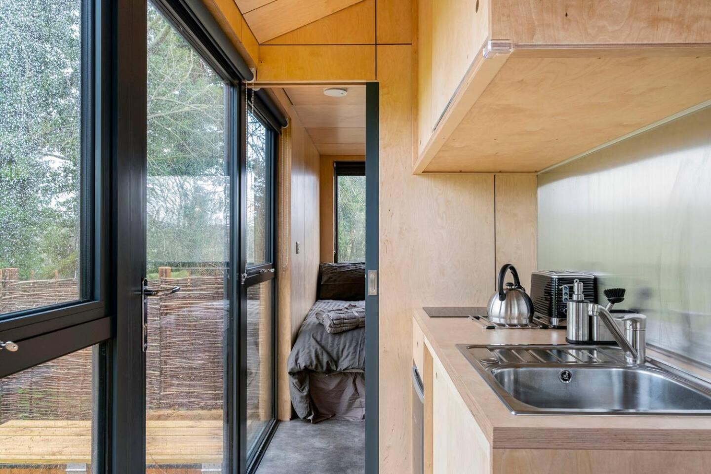 Beautiful Cabins In Herefordshire Countryside Exterior foto